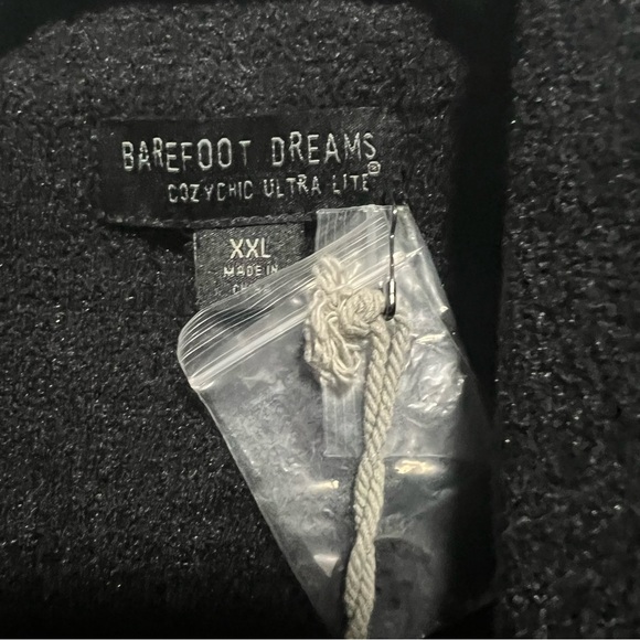 Barefoot Dreams CozyChic Ultra Lite® Men's Button Down Cardigan Black, NWT - Picture 5 of 5